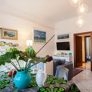 https://gioia-home-a-due-passi-dalla-stazione-e-con-posto-auto.it-lombardy.com